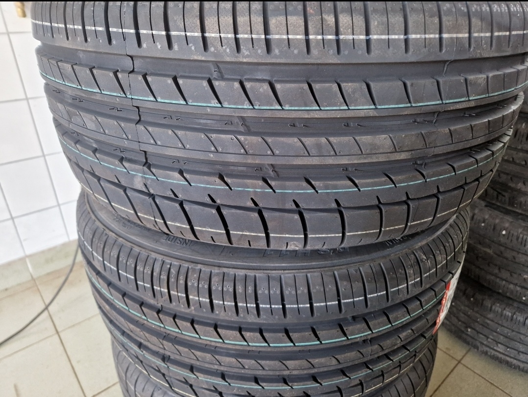 225/40 r18 2ks nové