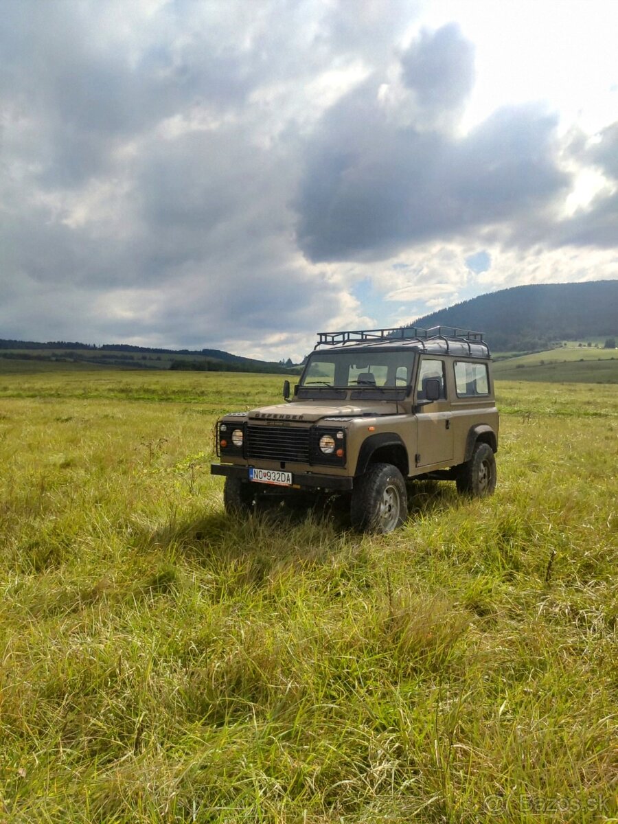 Land Rover Defender 90