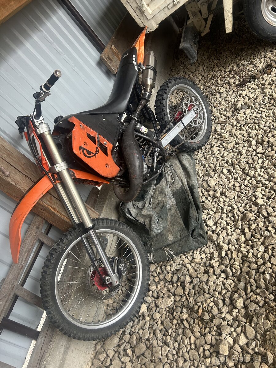 KTM 125