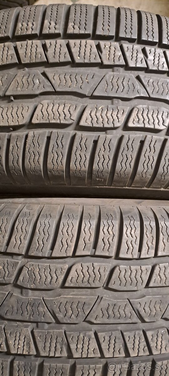 Predám 2ks jazdené zimné 215/60r16-99H Continental