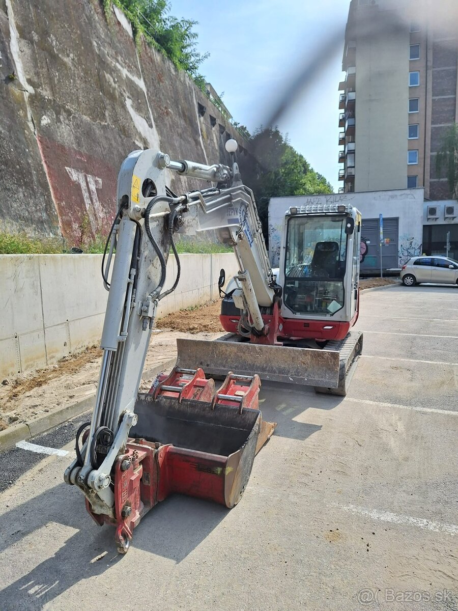 Takeuchi TB370