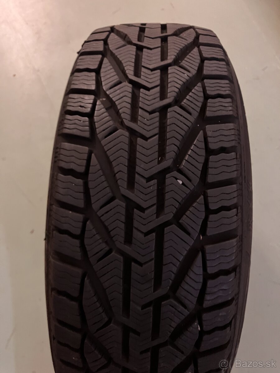 zimné ako nové 205/60 R16 96H + disky