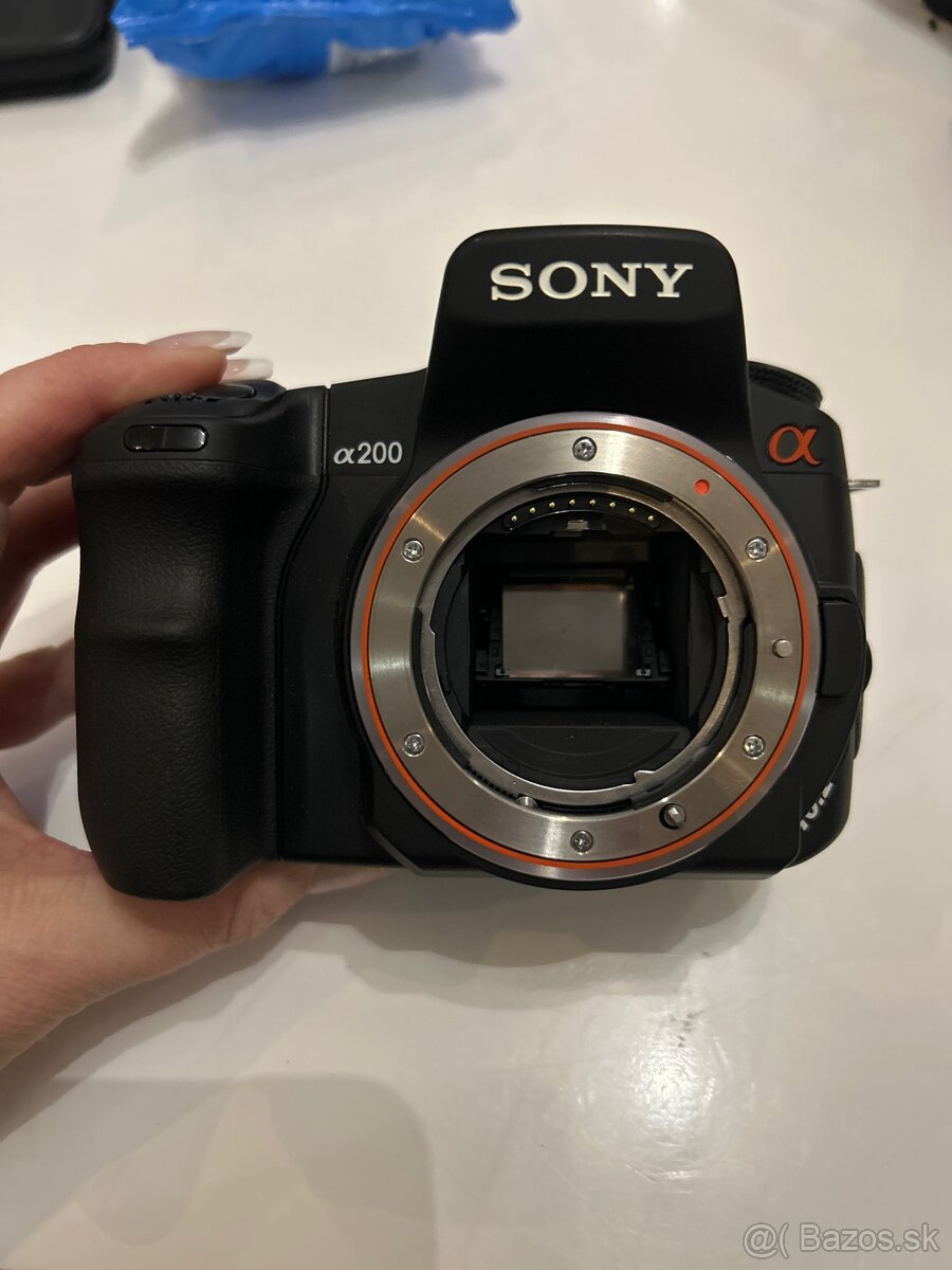 Zrkadlovka Sony DSLR-A200