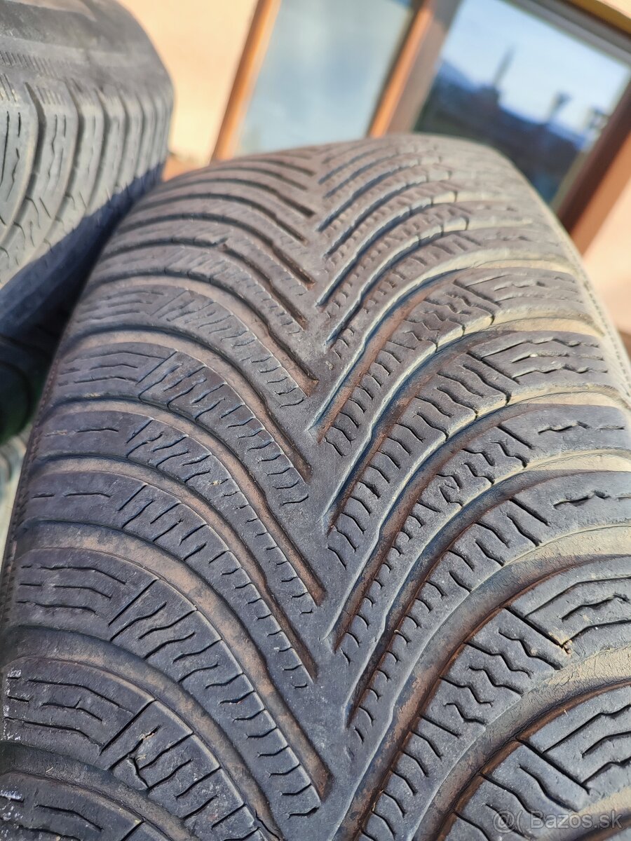 Zimné pneumatiky 215/65 R17