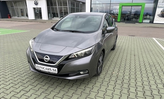 Nissan Leaf N-Connecta, 6/2019, 40kw batéria, výkon 110kw.