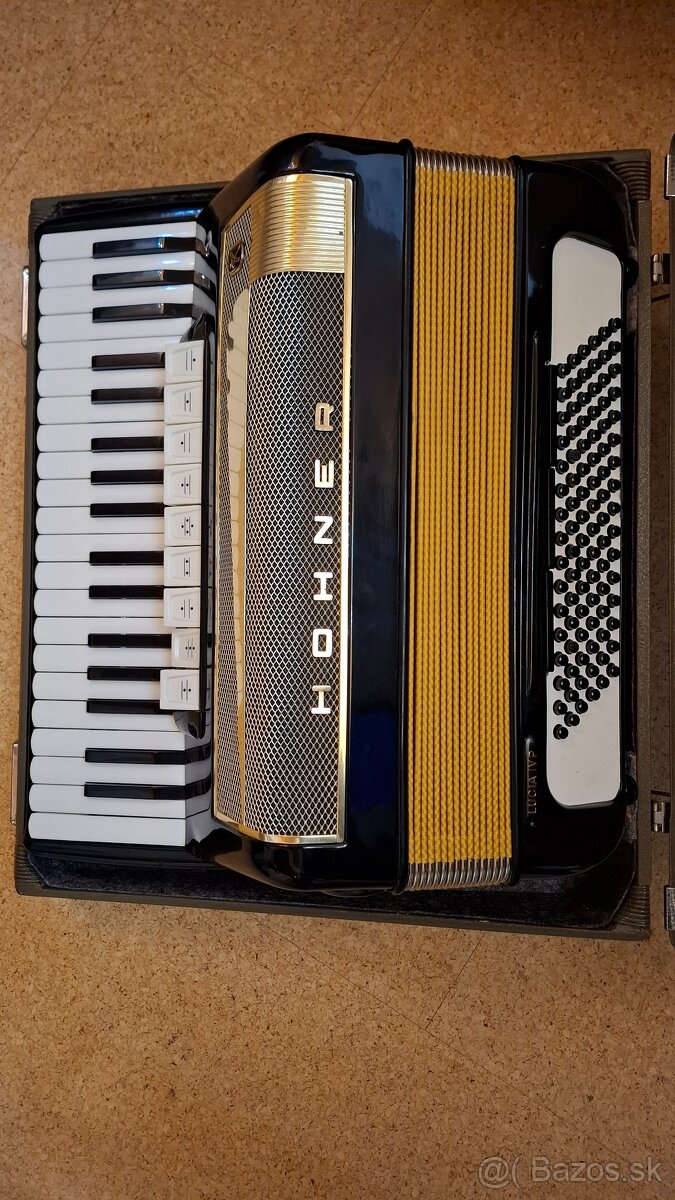 Akordeón Hohner Lucia IVP