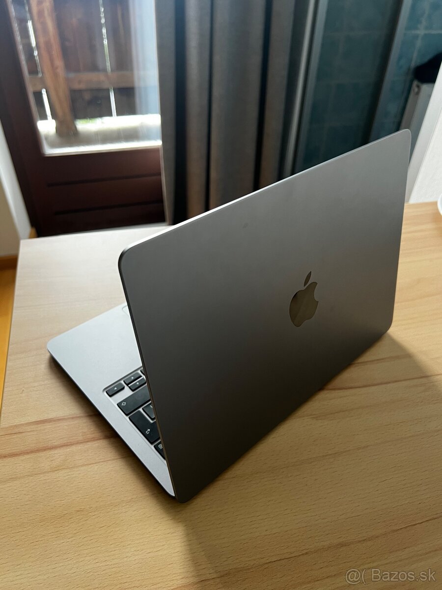 Macbook Air 13.6” M2 256GB Špaček grey