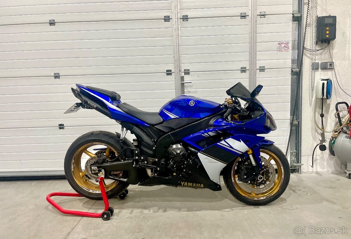 YAMAHA YZF-R1 RN19