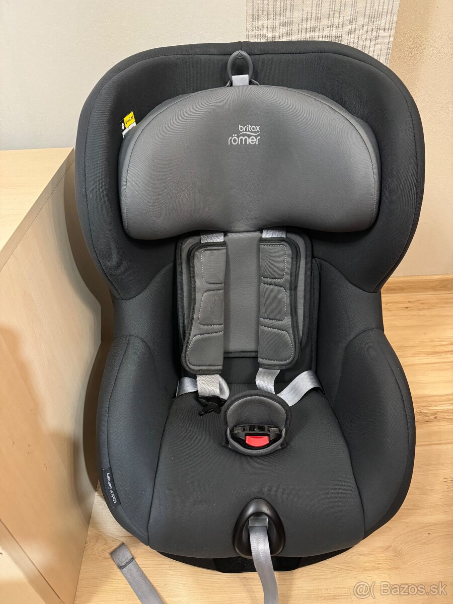 Britax Romer Trifix i-size