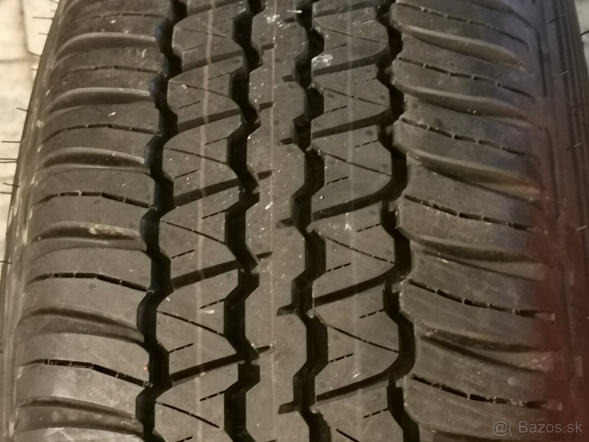 NOVÉ - 245/75 R17 - celoročné pneu Dunlop (4 ks)