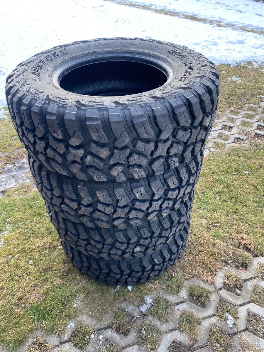 Gumy Austone MAspire M/T 265/75 R16.