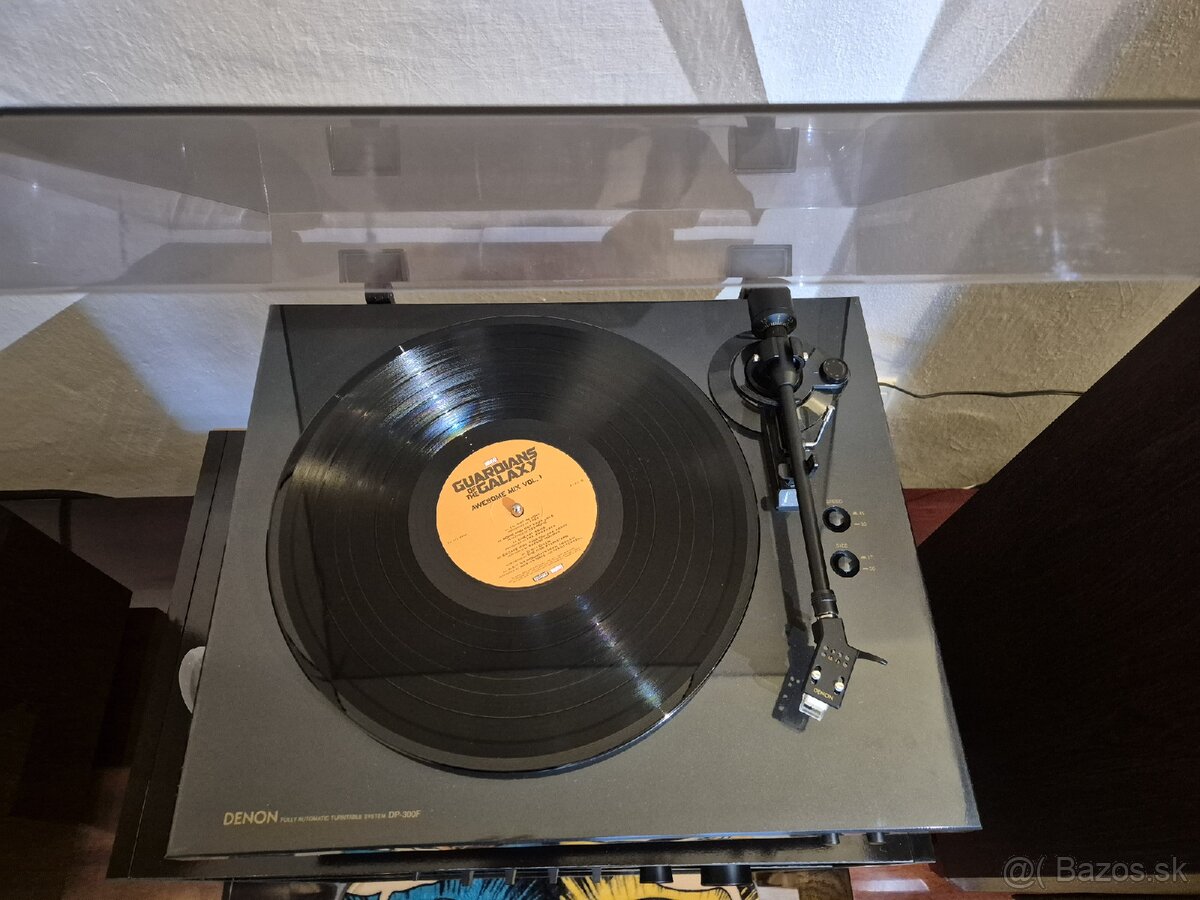 Gramofón Denon DP 300F