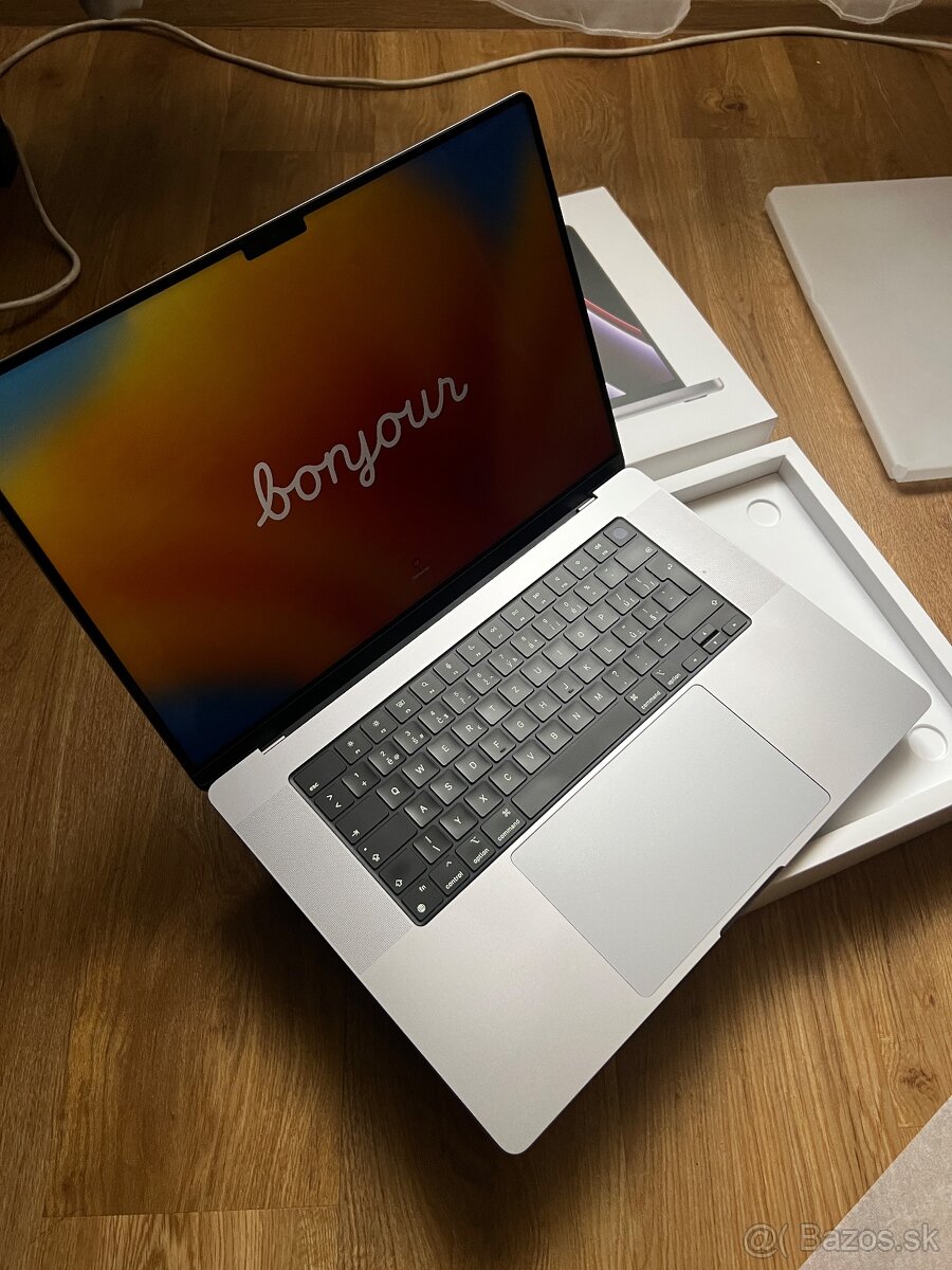 Apple MacBook Pro 16 M2 Vesmírne sivý