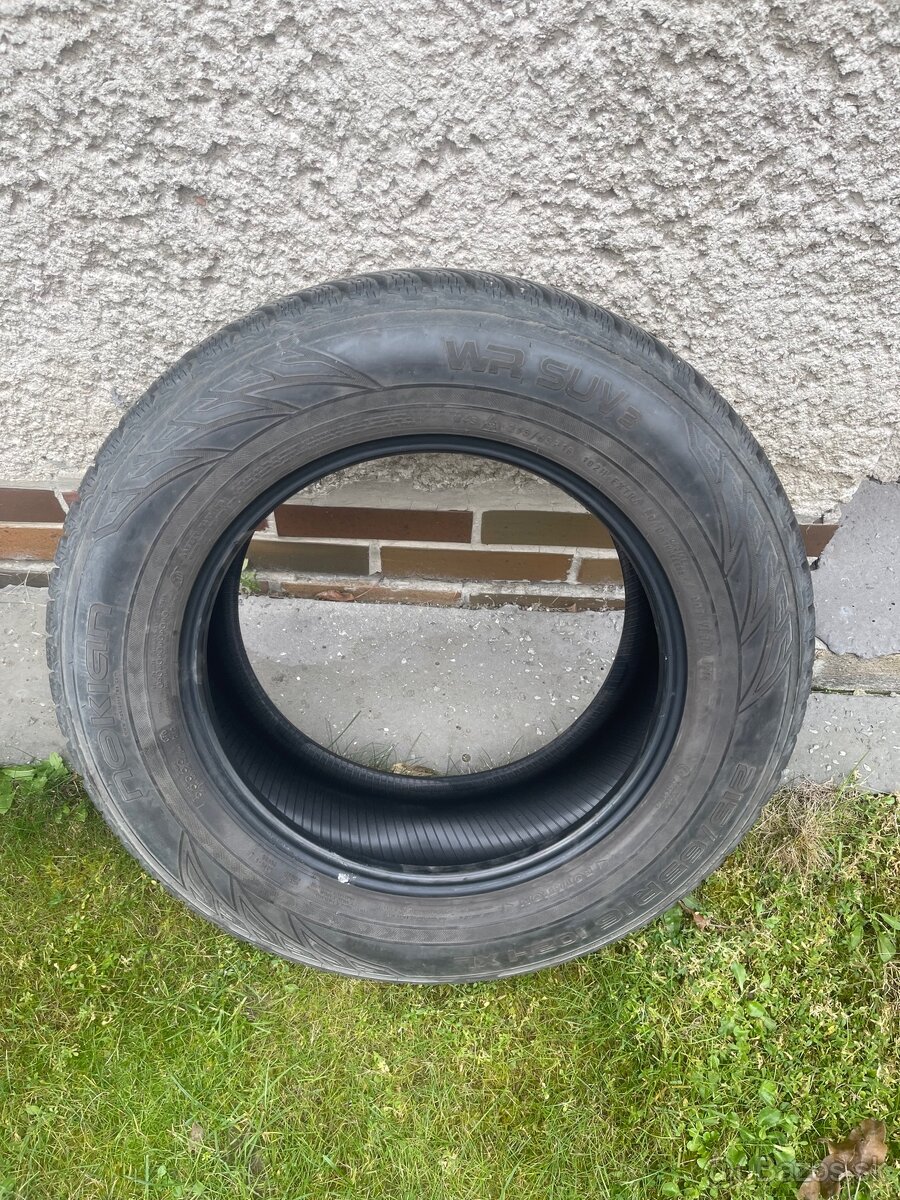 Zimné pneu Nokian WR SUV3.  215/65 R16