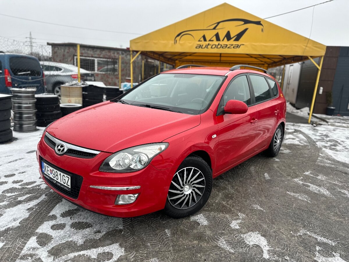 Hyundai i30 CW 1.6 CRDi VGT Premium, Len 128tis. KM-SK Pôvod