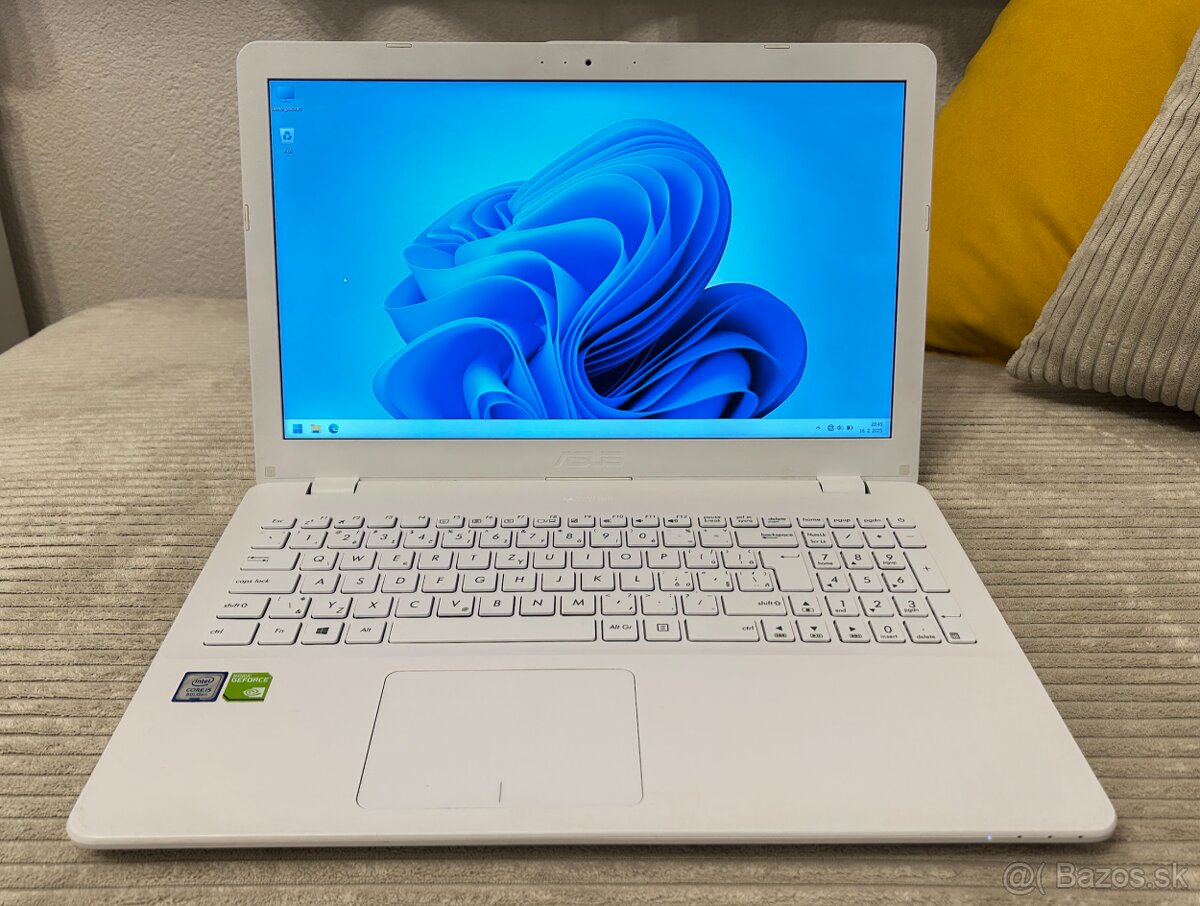 ASUS VivoBook 15 X542 + TAŠKA