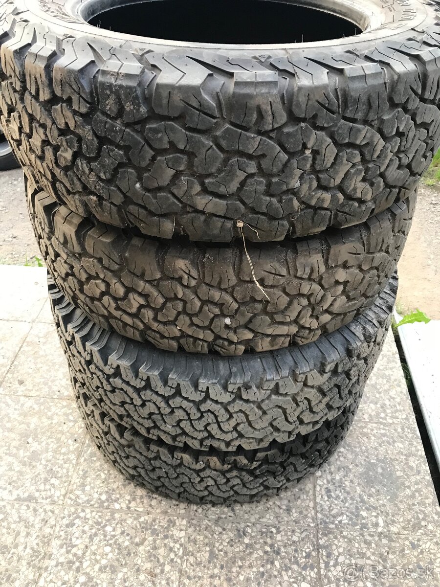 215/65 R16 4x4 pneu