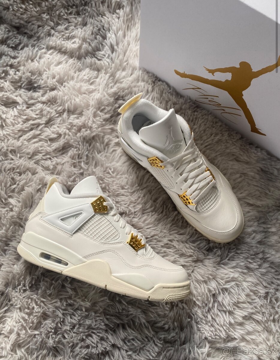 Air Jordan 4 Metallic Gold