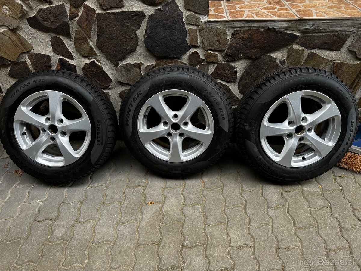 3x Zimne Borbet / 195/65 R15 Pirelli Cinturato Winter