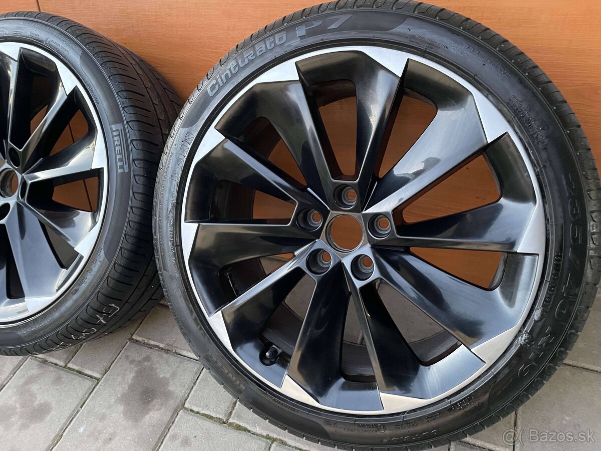 SUPERNOVA  orig.skoda Superb3V  5x112  8j x19   ET 44 VW 235