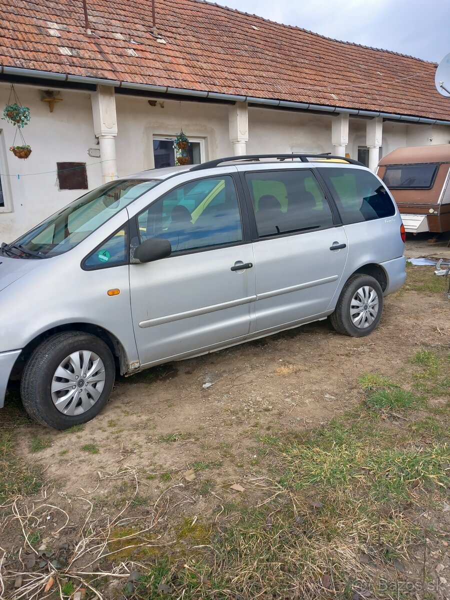 VW sharan + vozik/2200 eur/