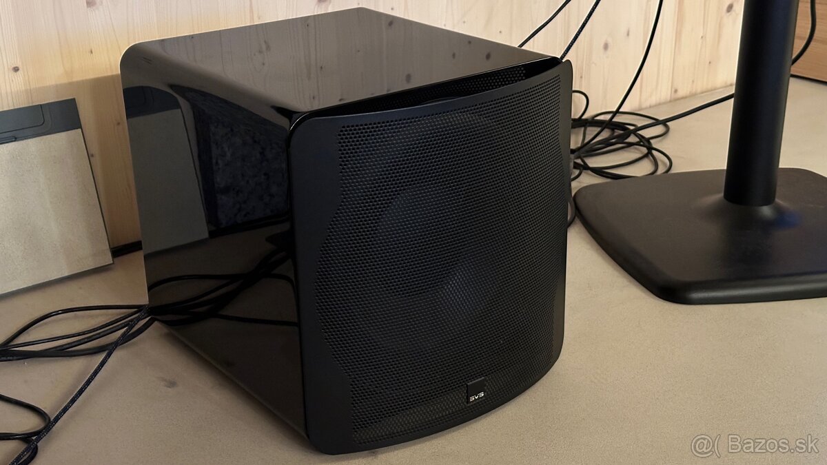 Predám subwoofer SVS SB 3000 piano black