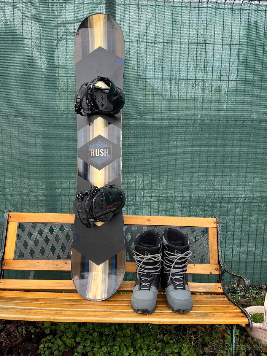 Snowboard HEAD - 156cm, topánky 43