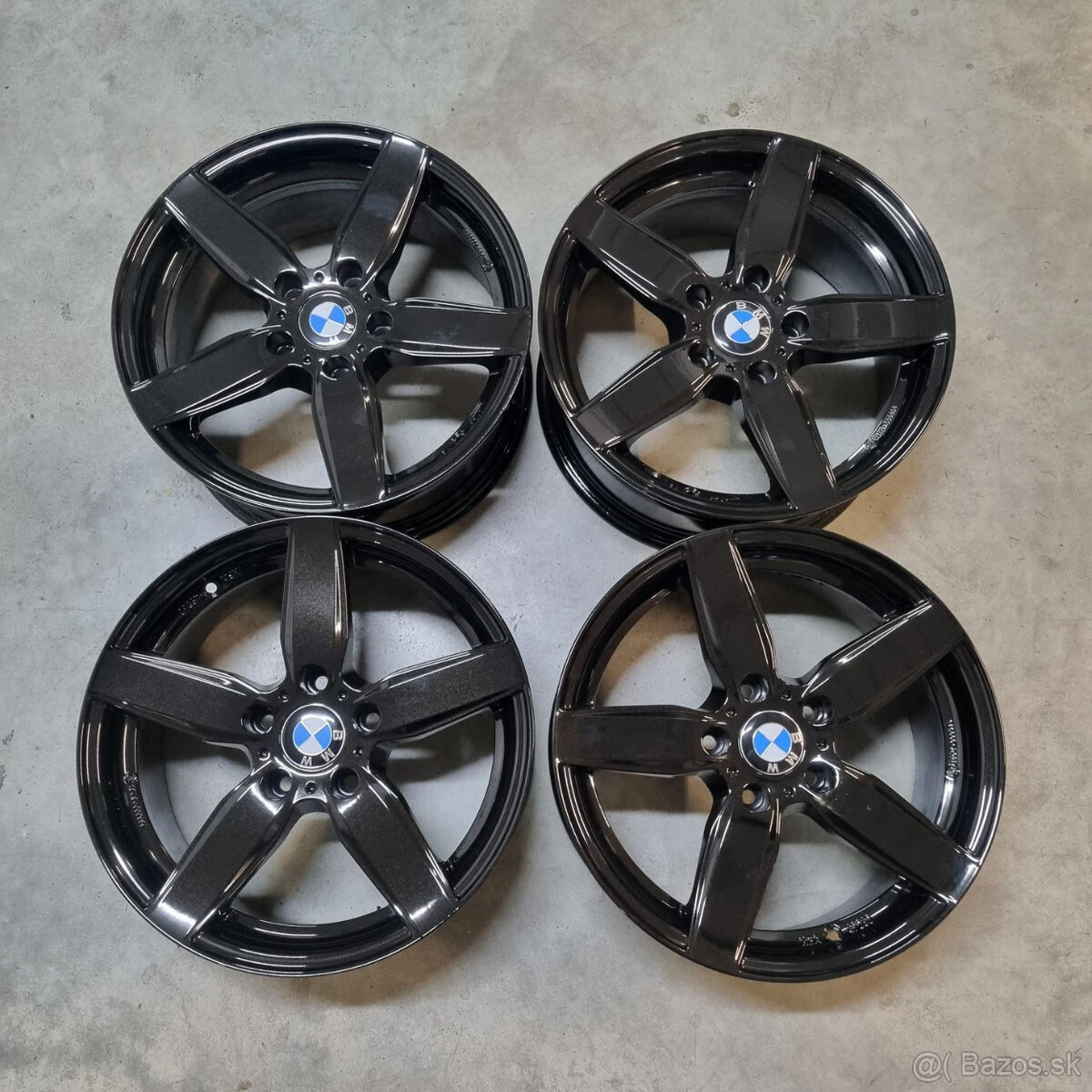 DEZENT ALU disky 5x120 R17 ET35