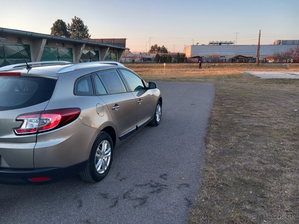 renault megane combi, 1.6, 16v, benz., r.v. 2010, 221.000km,