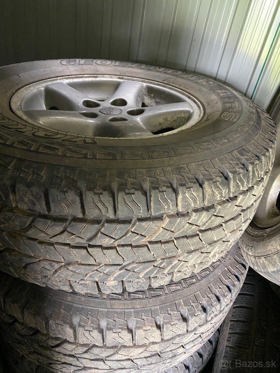 Disky Jeep Cherokee XJ 255/70 R15 C