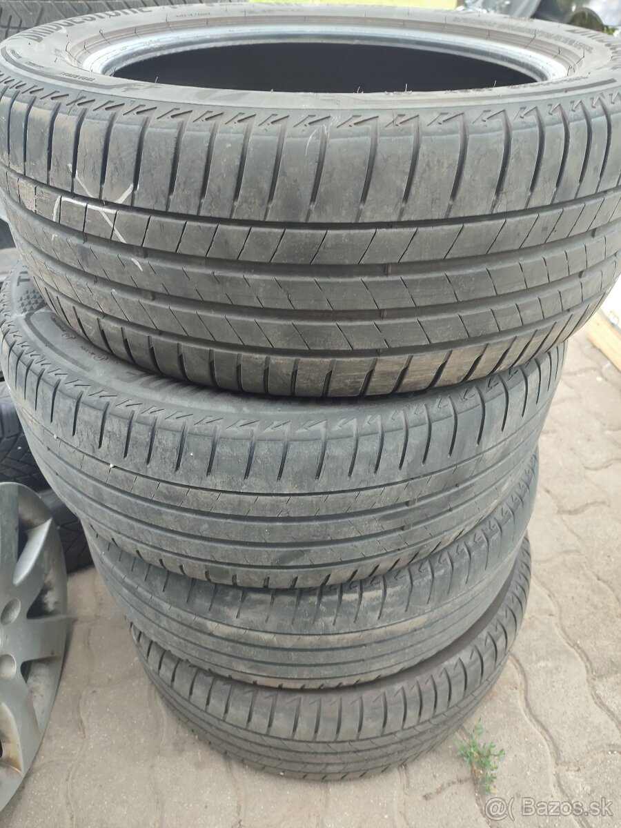 225/55R18