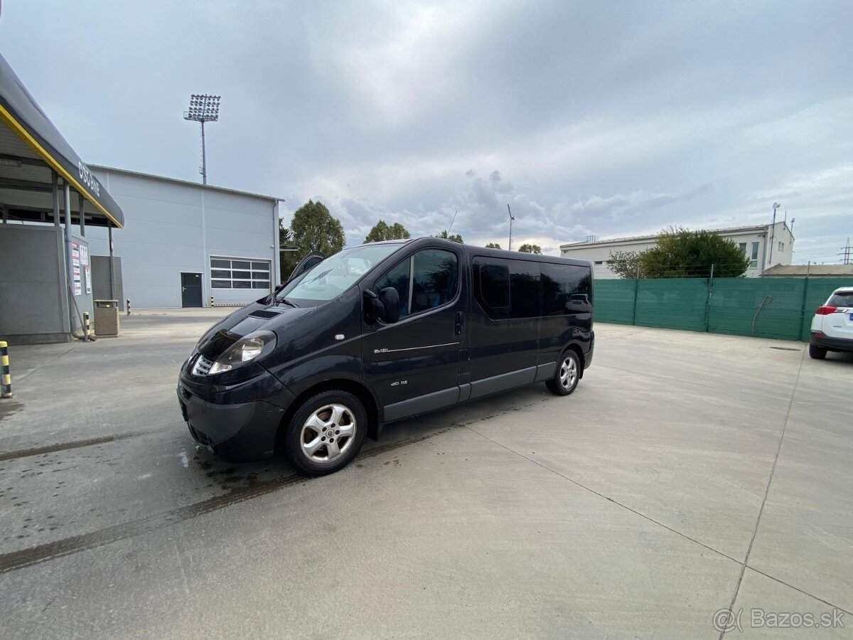 Renault trafic 9 miestny