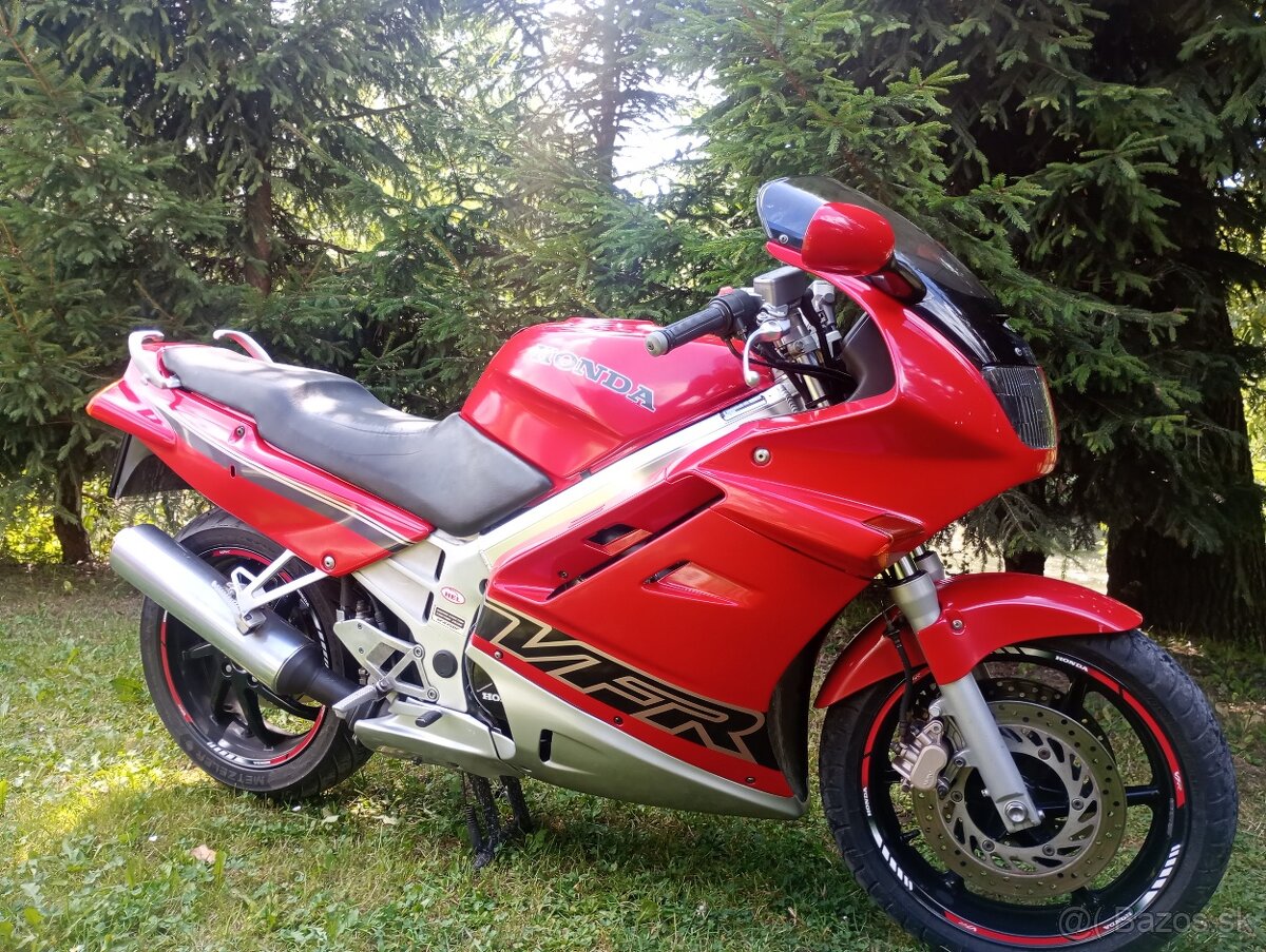 HONDA VFR 750 RC36 DOVOZ NA PRIHLASENIE