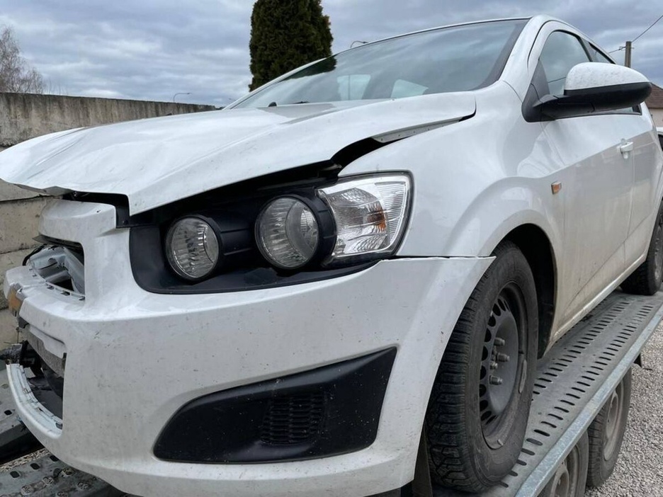 Rozpredám Chevrolet Aveo T300 sedan HB manuál automat