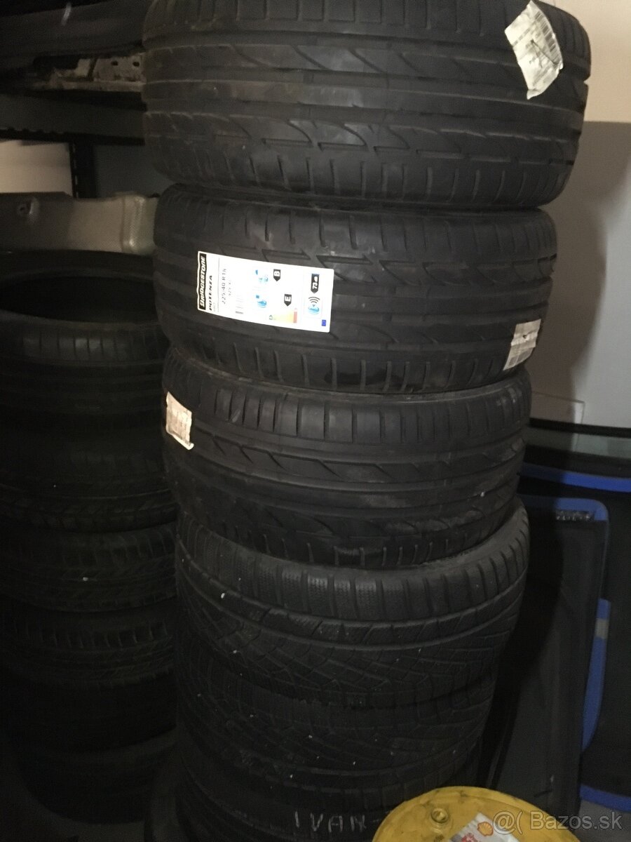 predam letne pneu 225/40r18,255/35r18