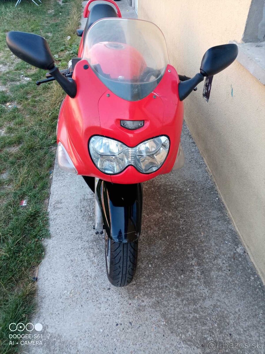 Suzuki GSXF