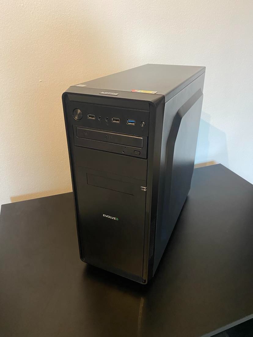 Predám pracovné PC -  i7 7700k, 32gb ram, SSD 250gb