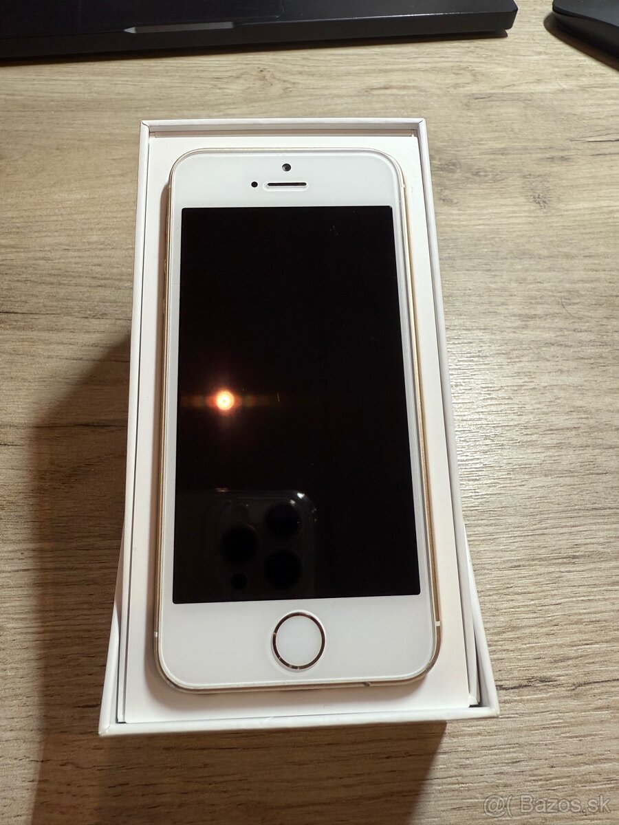 iPhone SE 32GB gold