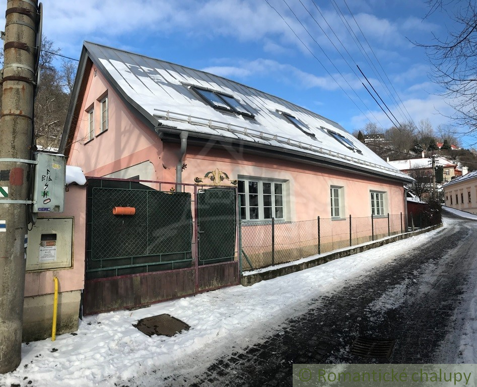 Charizmatický rodinný dom na slnečnom svahu v centre, Bans