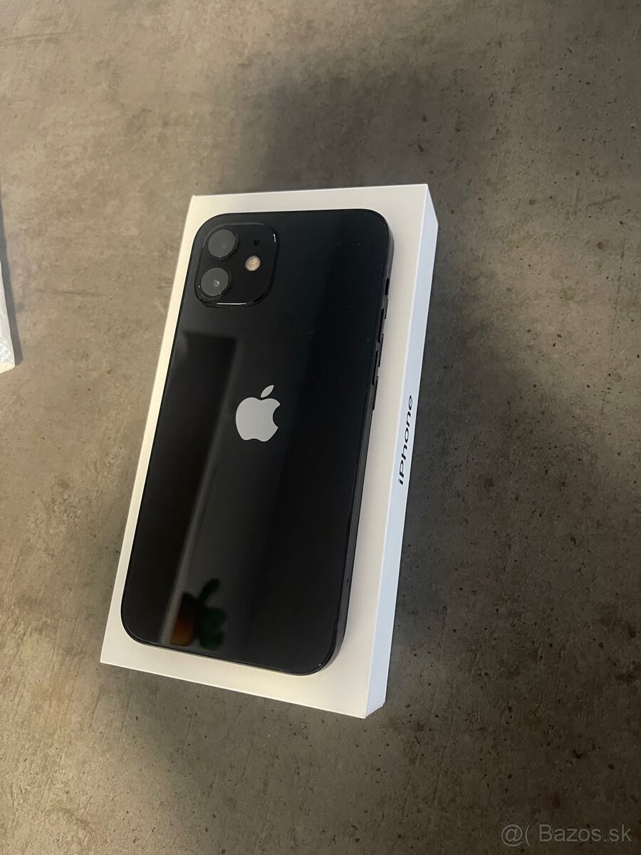 iPhone 12 čierny