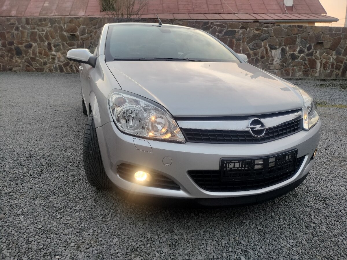 Opel Astra cabrio 1.8 benzin rv,2008 TOP STAV