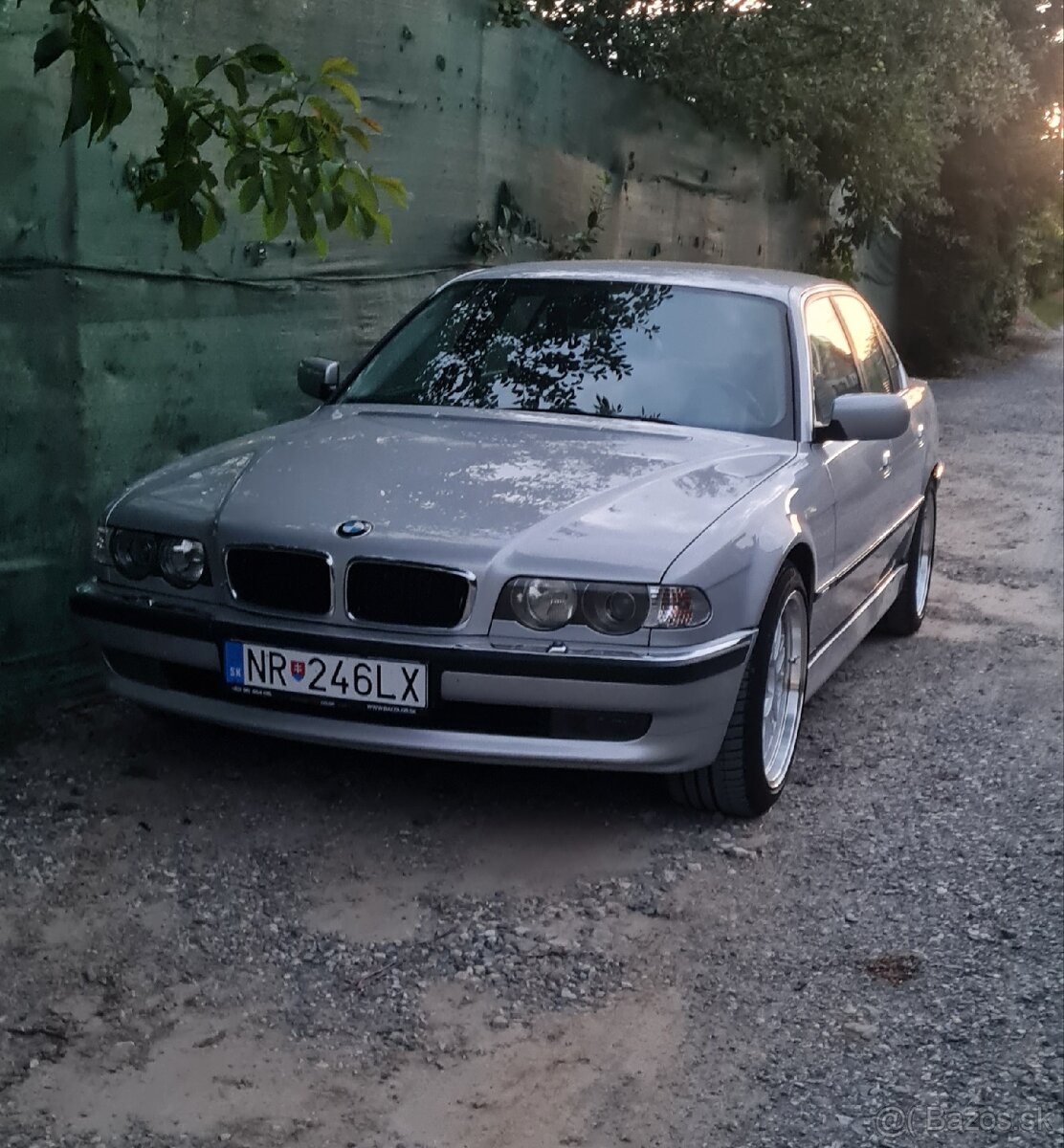 BMW 735i E38 V8