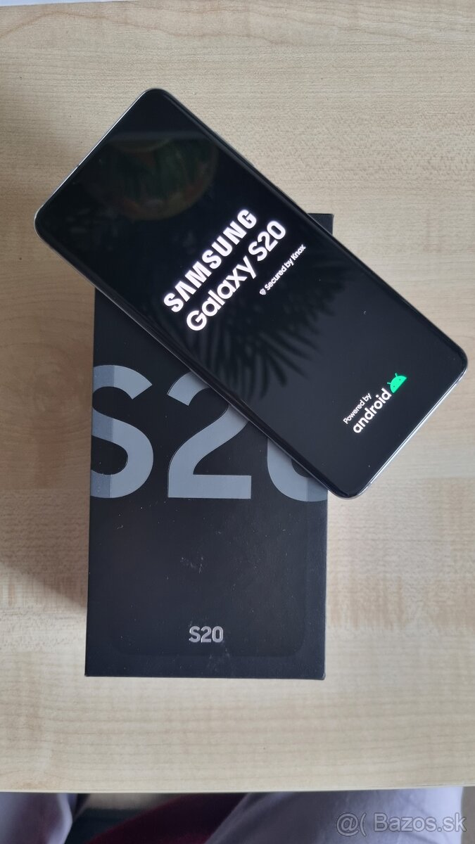 Predám Samsung Galaxy S20 ako nový, používaný. Nemá žiadne š