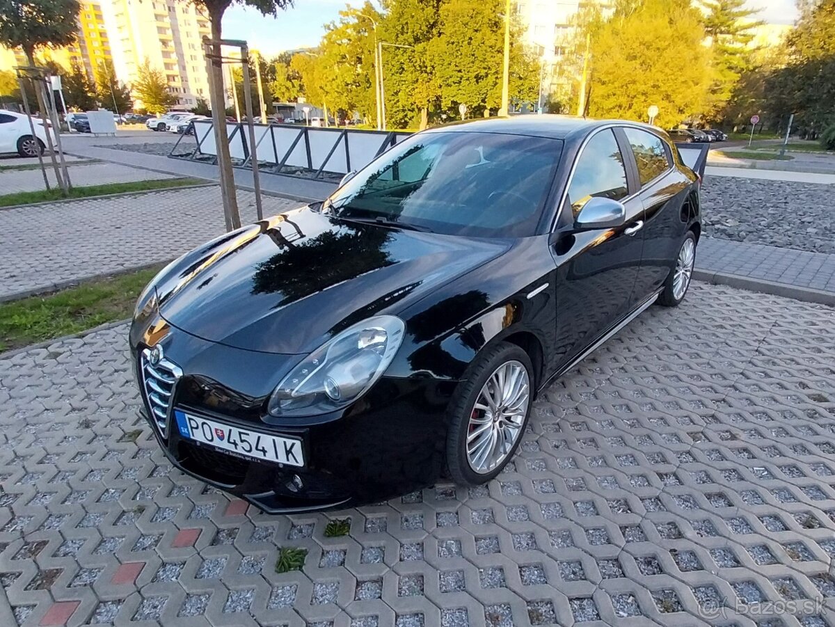 Alfa Romeo Giulietta 1.4T MultiAir Distinctive  čierna