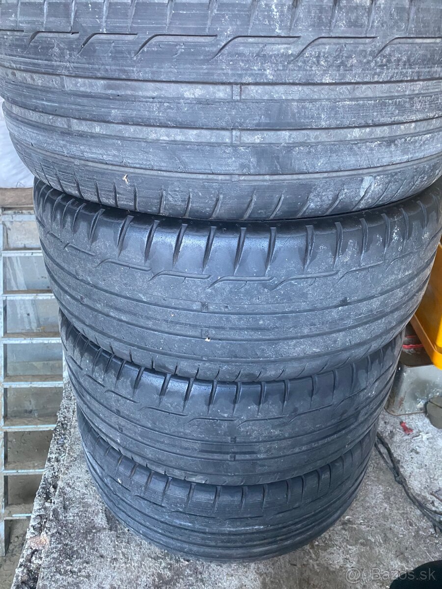 Dunlop 225/40 R 18