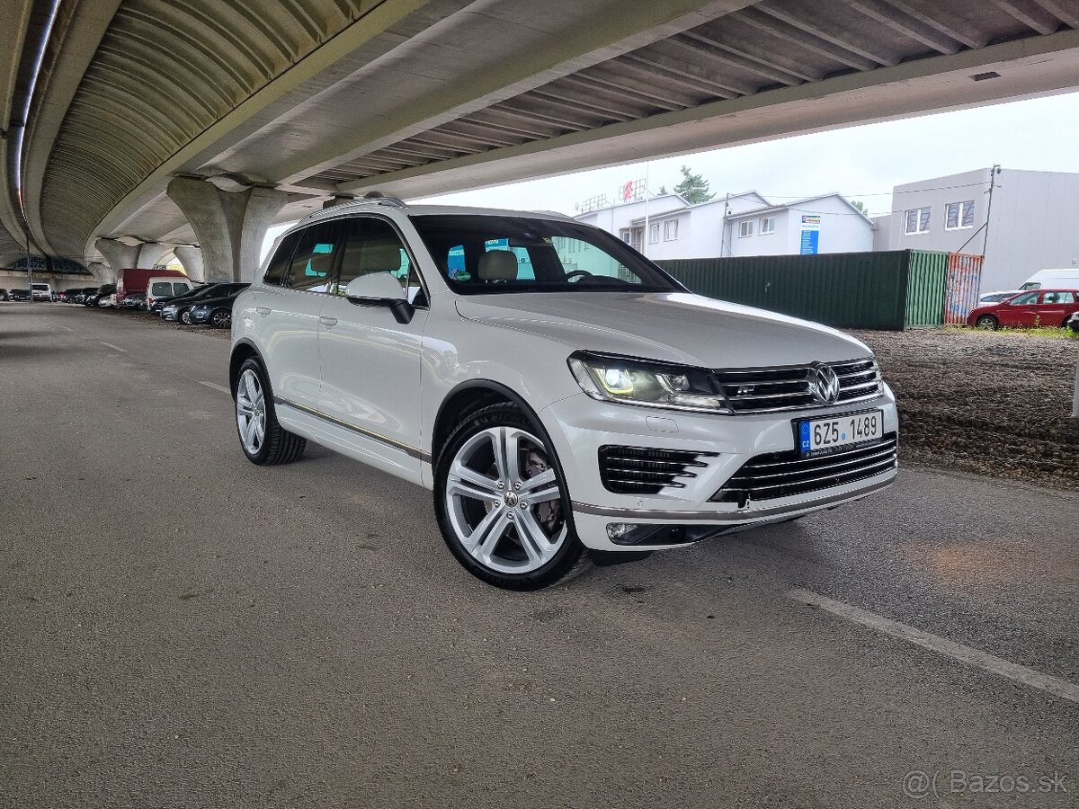 Volkswagen Touareg 4.2 TDi R-LINE 2015