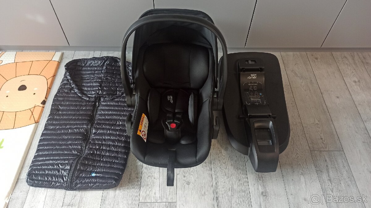 Britax Römer + základňa ISOFIX + ľahký fusak