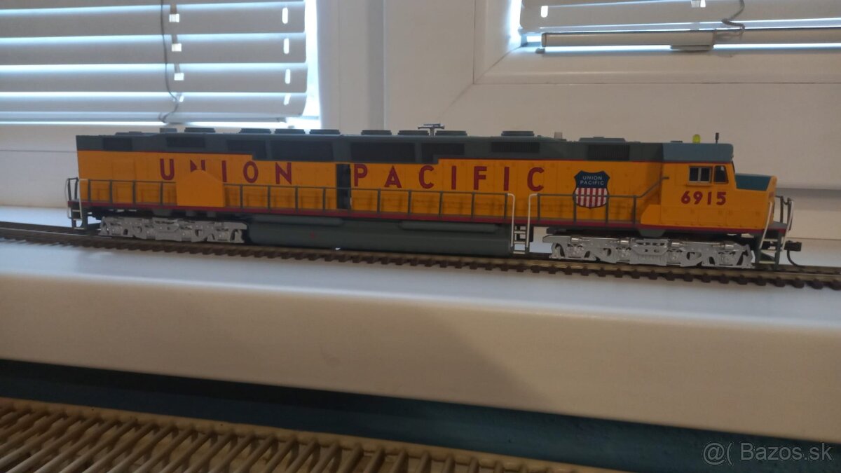 Dieslova lokomotiva Union Pacific 6915 Bachmann HO digital