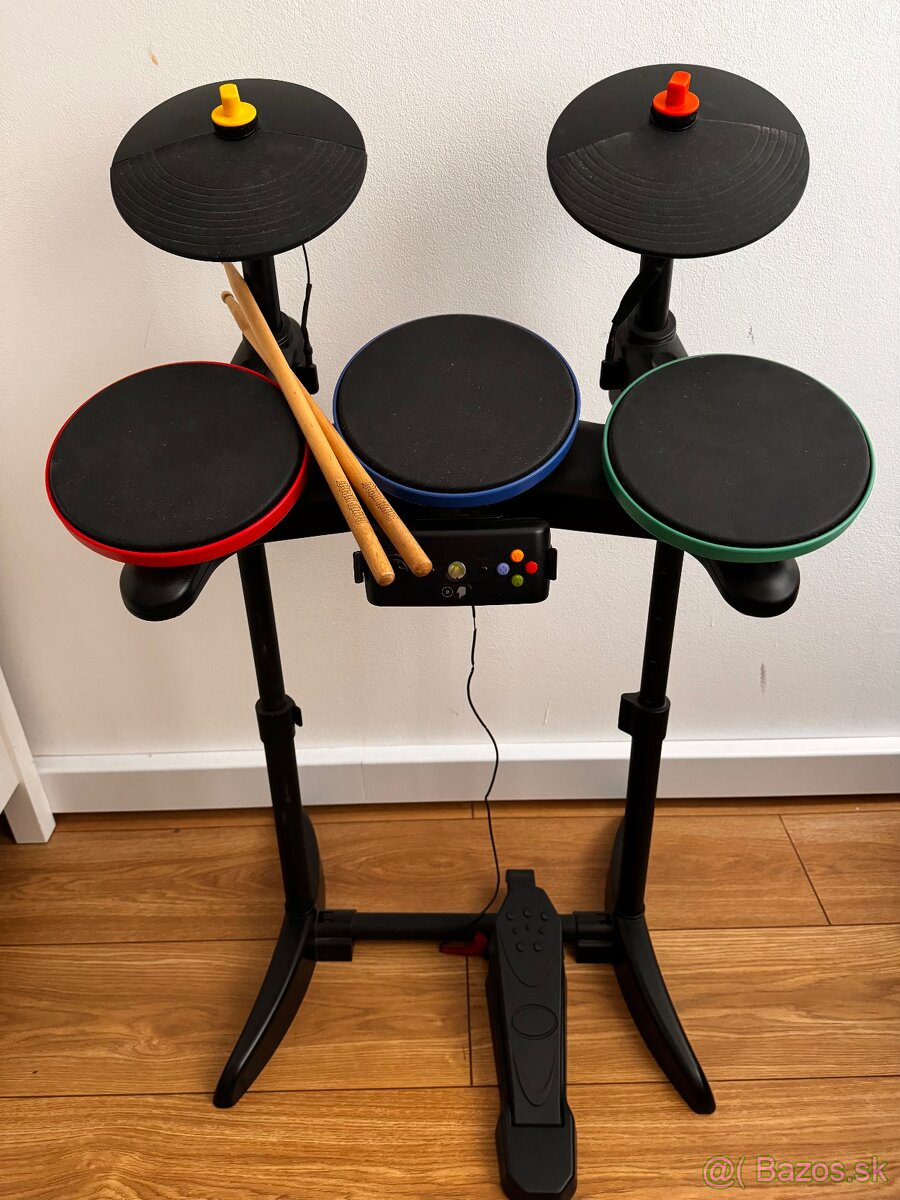 X360 Band Hero Wireless Drum Kit + hry a mikrofón