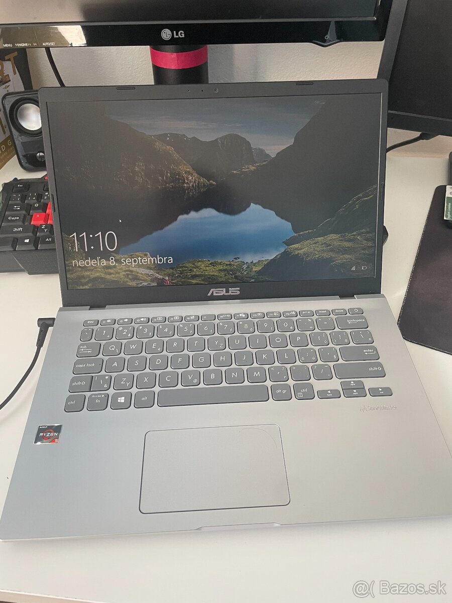 Predám notebook Asus vo výbornom stave